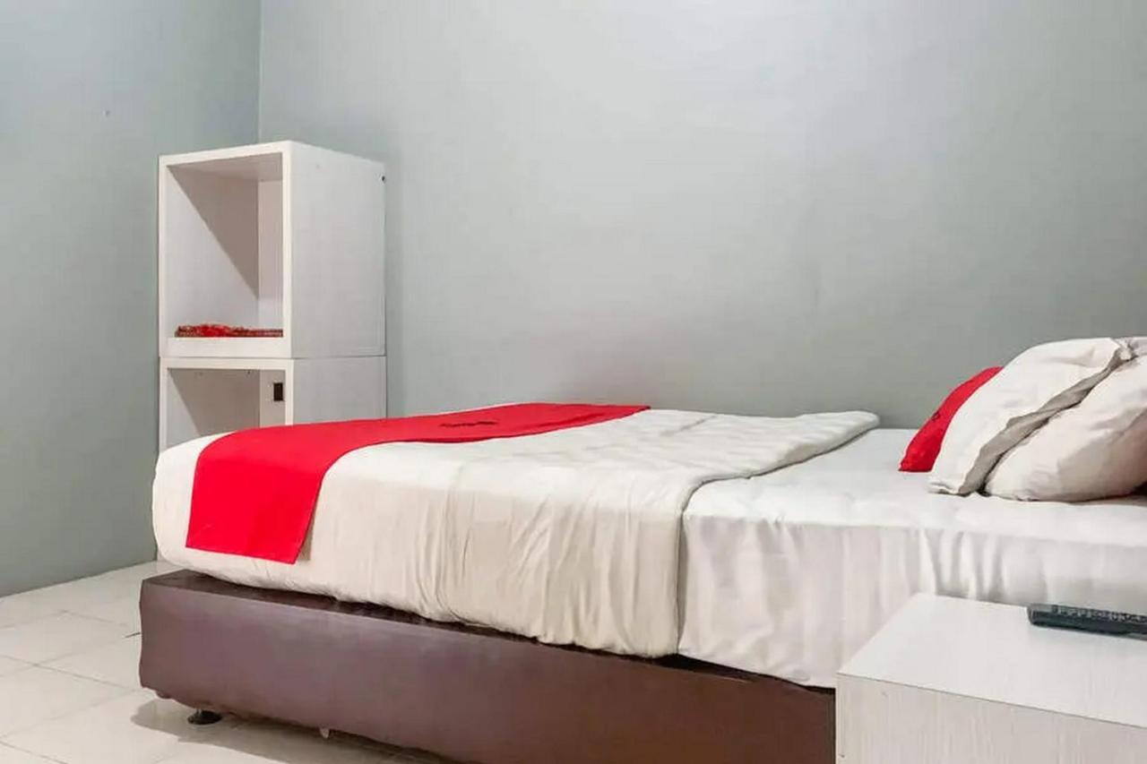 Hotel Reddoorz At Jalan Sei Batang Hari