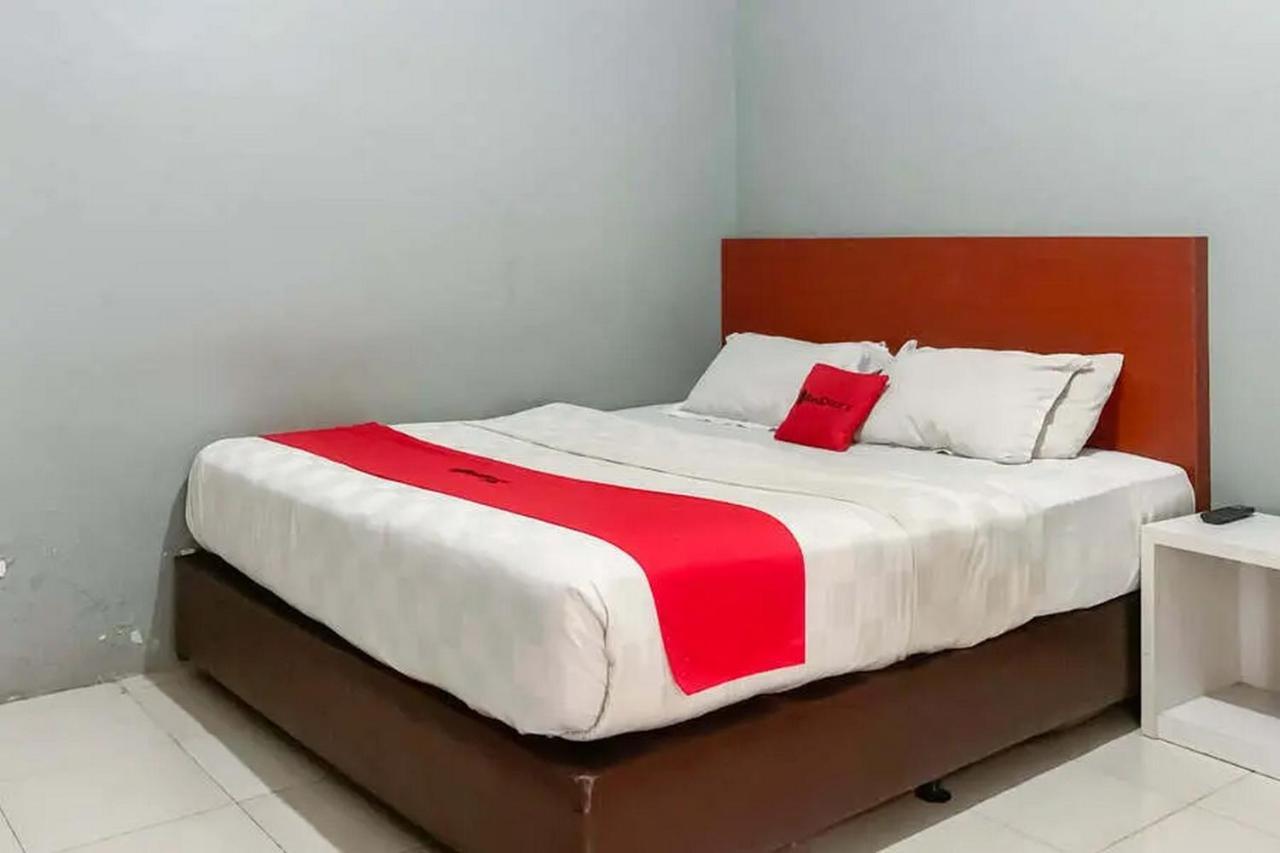 Hotel Reddoorz At Jalan Sei Batang Hari
